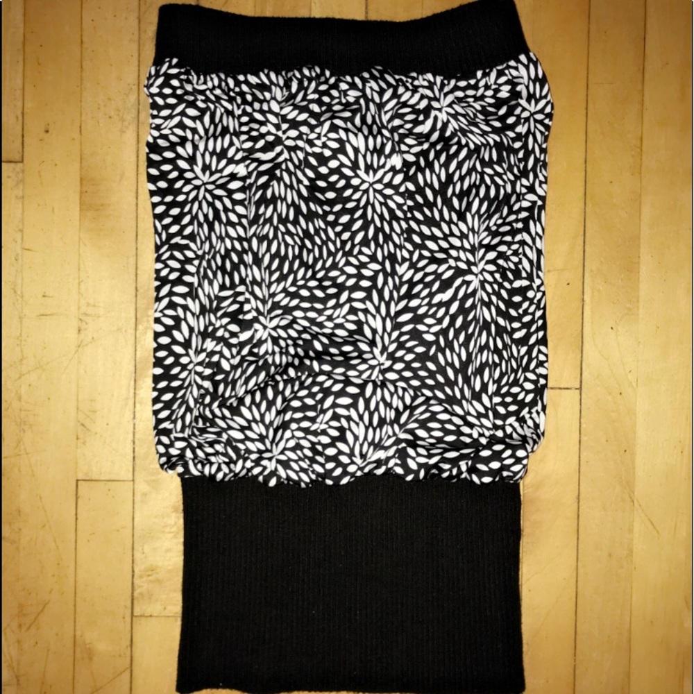 NWOT HOTTIE STRAPLESS SATIN/SWEATER TOP
